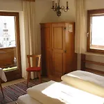 Gasthof Haus Bergheimat - Familie Oberacher Fulpmes