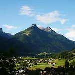 Haus Bergheimat - Familie Oberacher Gasthof *