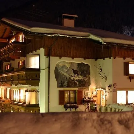 Haus Bergheimat - Familie Oberacher Gasthof *